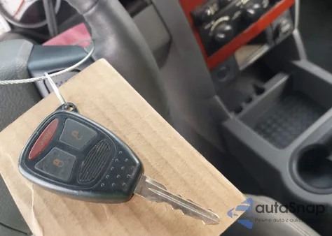 2005 Dodge Durango Slt z USA, uszkodzony, nr VIN 1D4HD48N25F606146